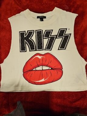 Women's White Crop Top with Black KISS Graphic and Red Lip Print - Size S